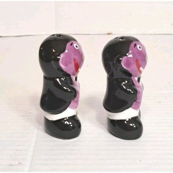 Spooky Halloween Dracula Shiny Goth Salt & Pepper Shakers Ceramic 3" Vampire - Picture 4 of 5
